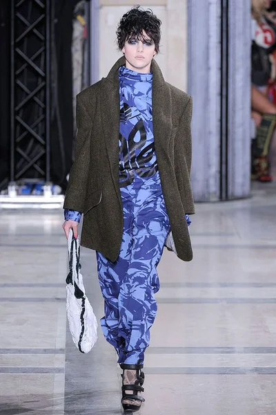Look 27
